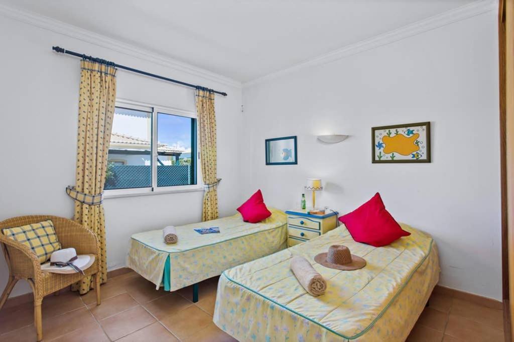 Villa White Sands - Private Oasis, Heated Pool, Beaches & Strip Nearby アルブフェイラ エクステリア 写真