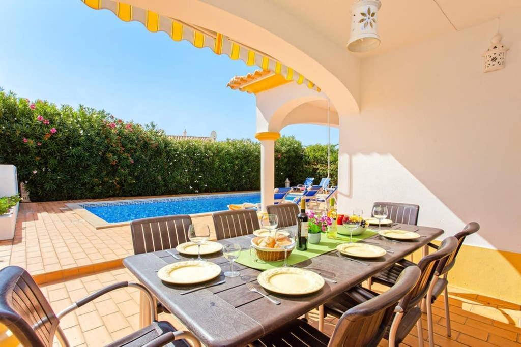 Villa White Sands - Private Oasis, Heated Pool, Beaches & Strip Nearby アルブフェイラ エクステリア 写真